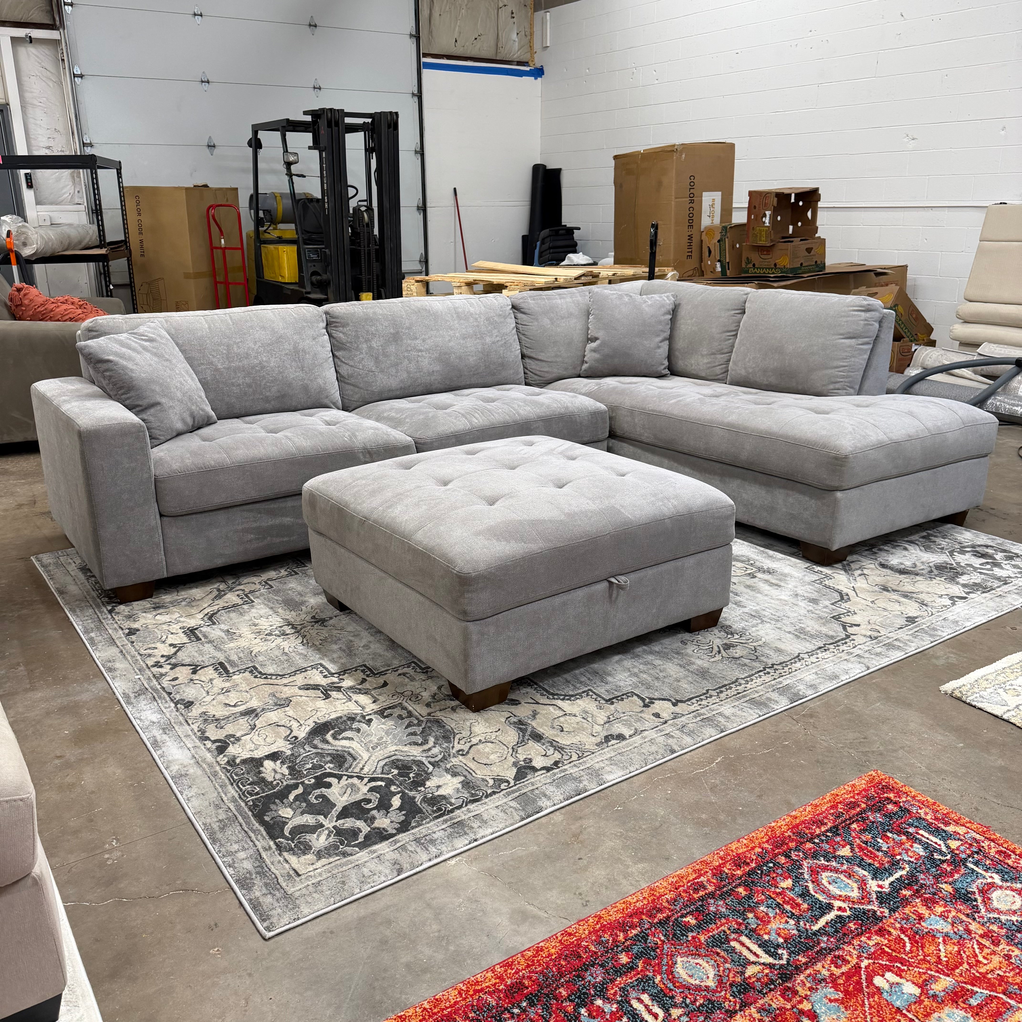 Thomasville Miles Fabric Sectional With Storage Ottoman