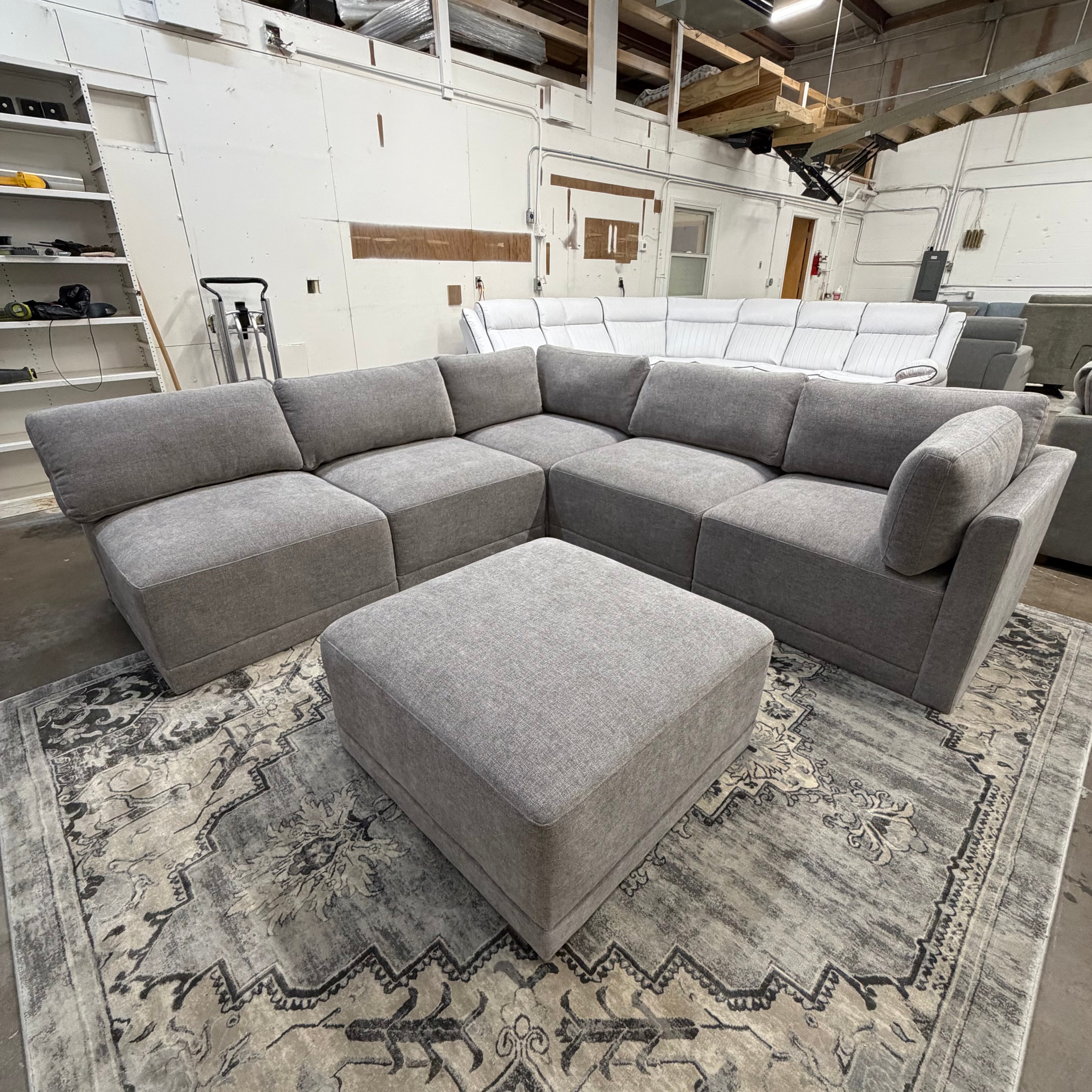 Like New Thomasville Fallon Modular Sectional