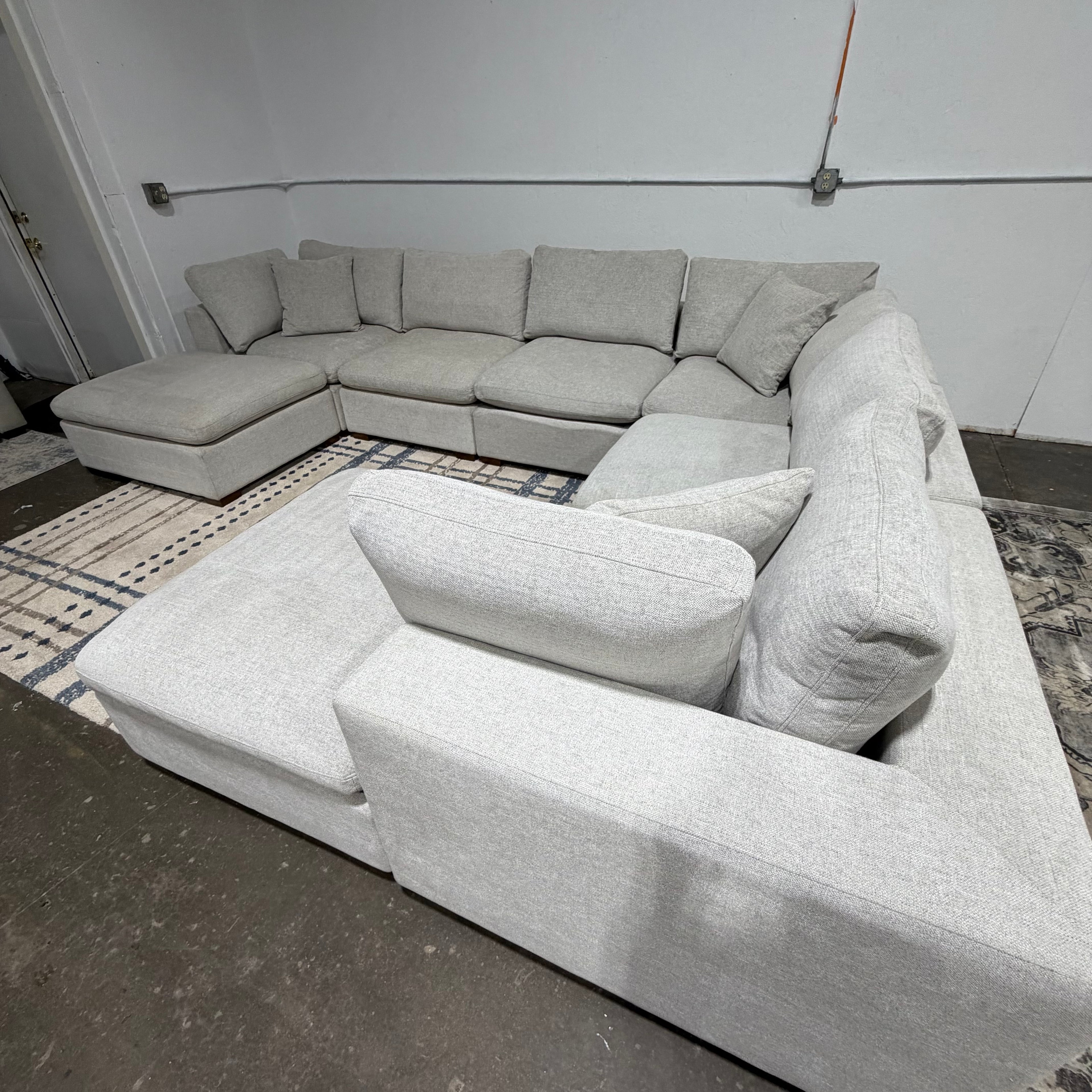 Thomasville Lowell 8-Piece Modular Sectional