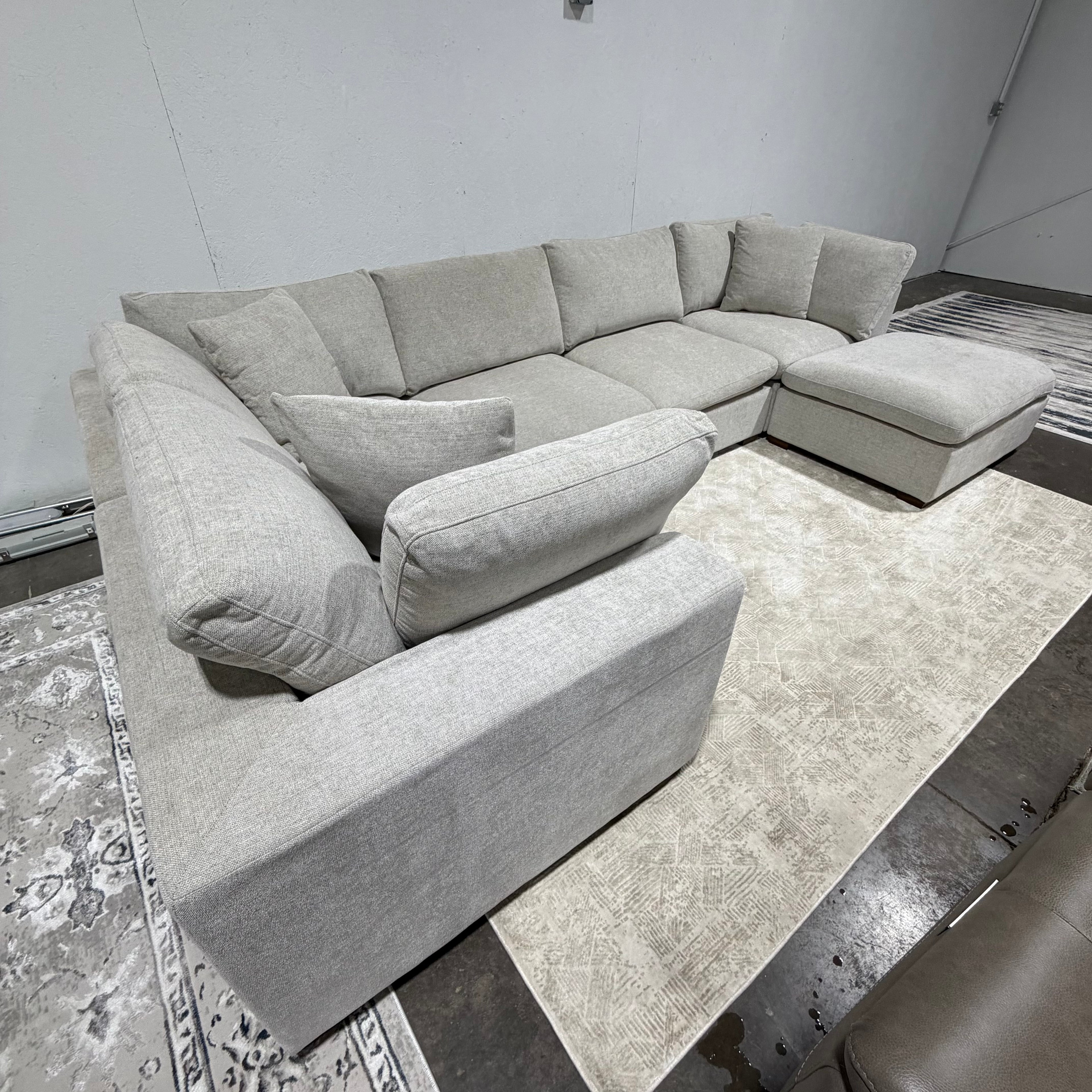 Thomasville Lowell 6-Piece Modular Sectional