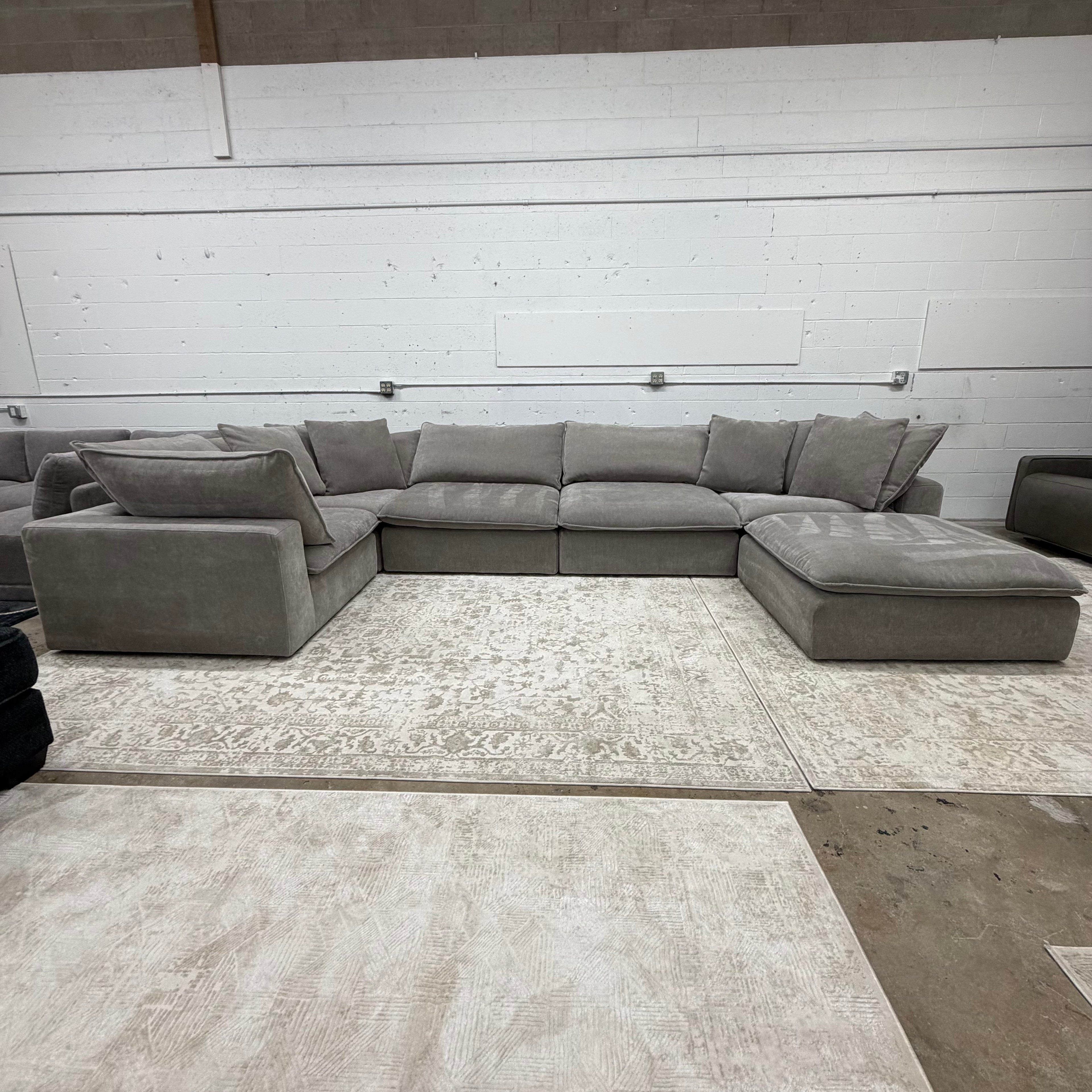 Aiden & Ivy Sereen 6-Piece Modular Sectional