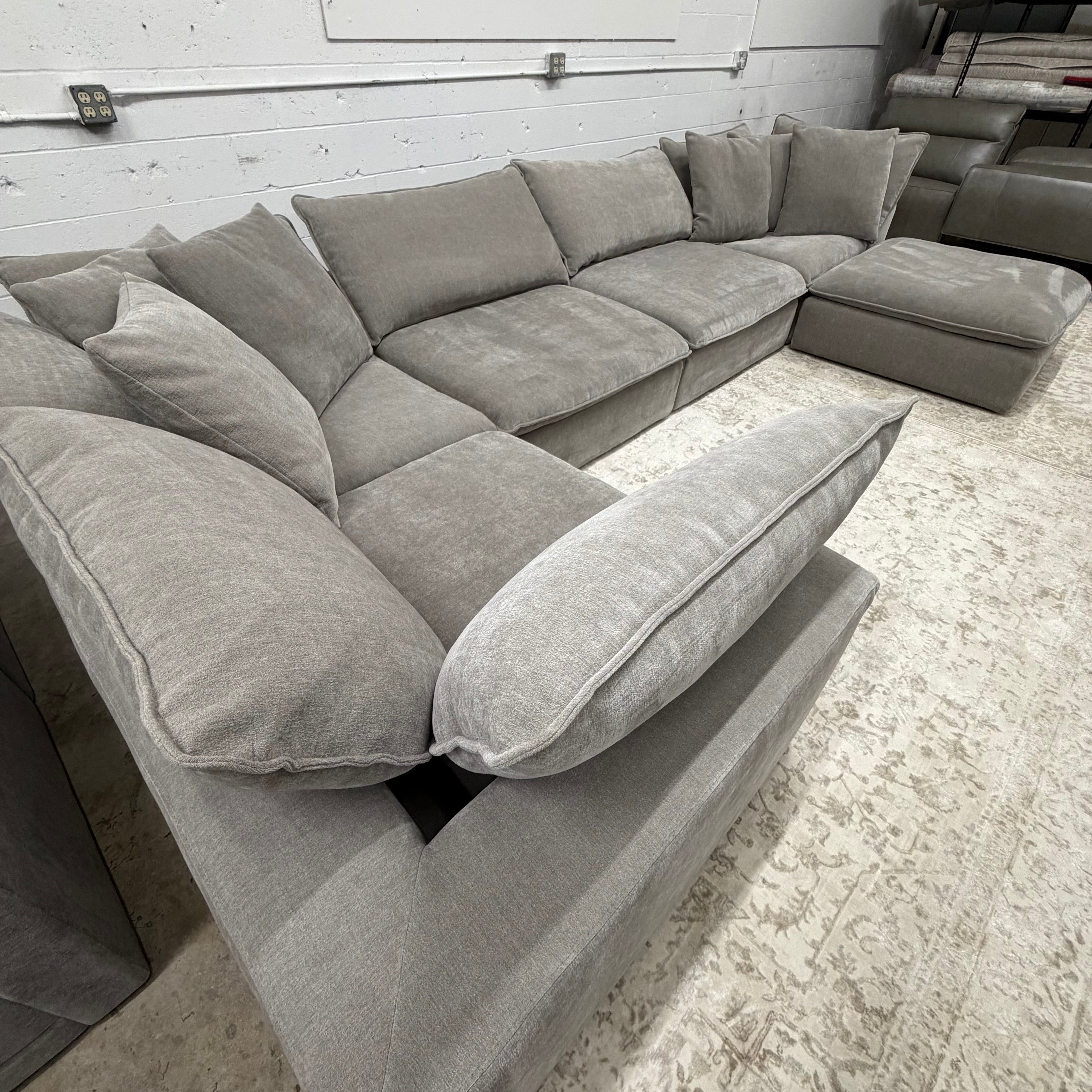 Aiden & Ivy Sereen 6-Piece Modular Sectional