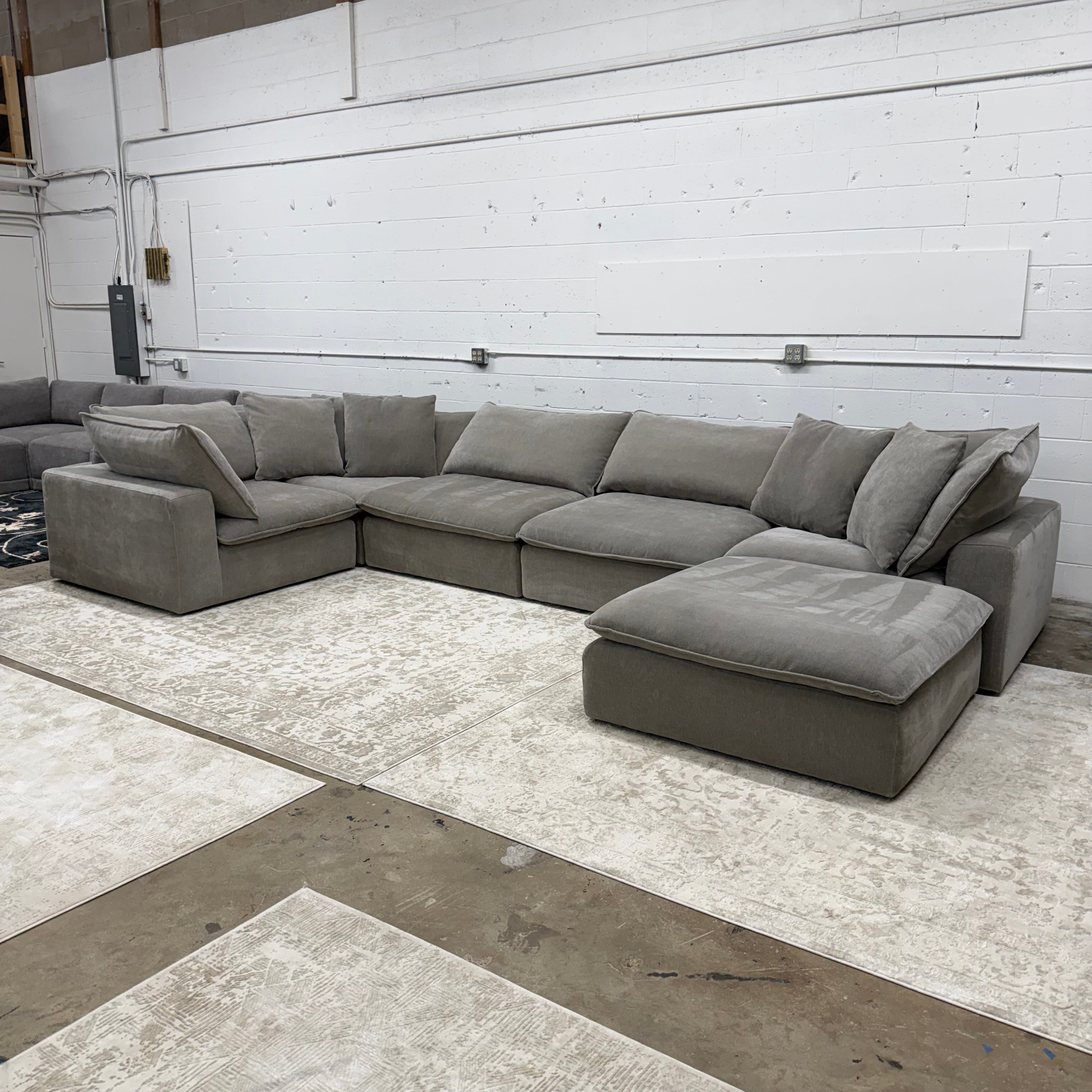 Aiden & Ivy Sereen 6-Piece Modular Sectional