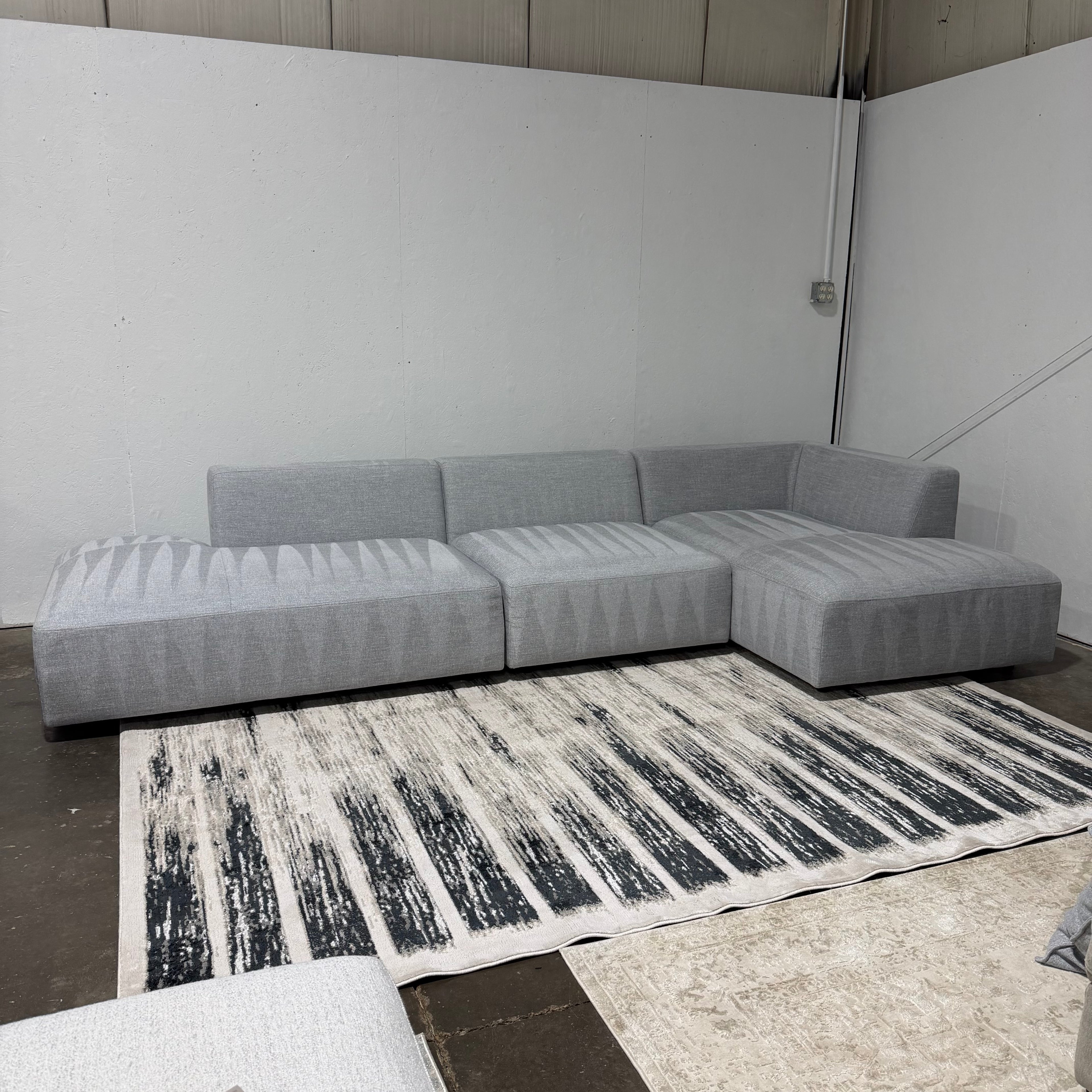 Aiden & Ivy Macon 3-piece Fabric Modular Sectional