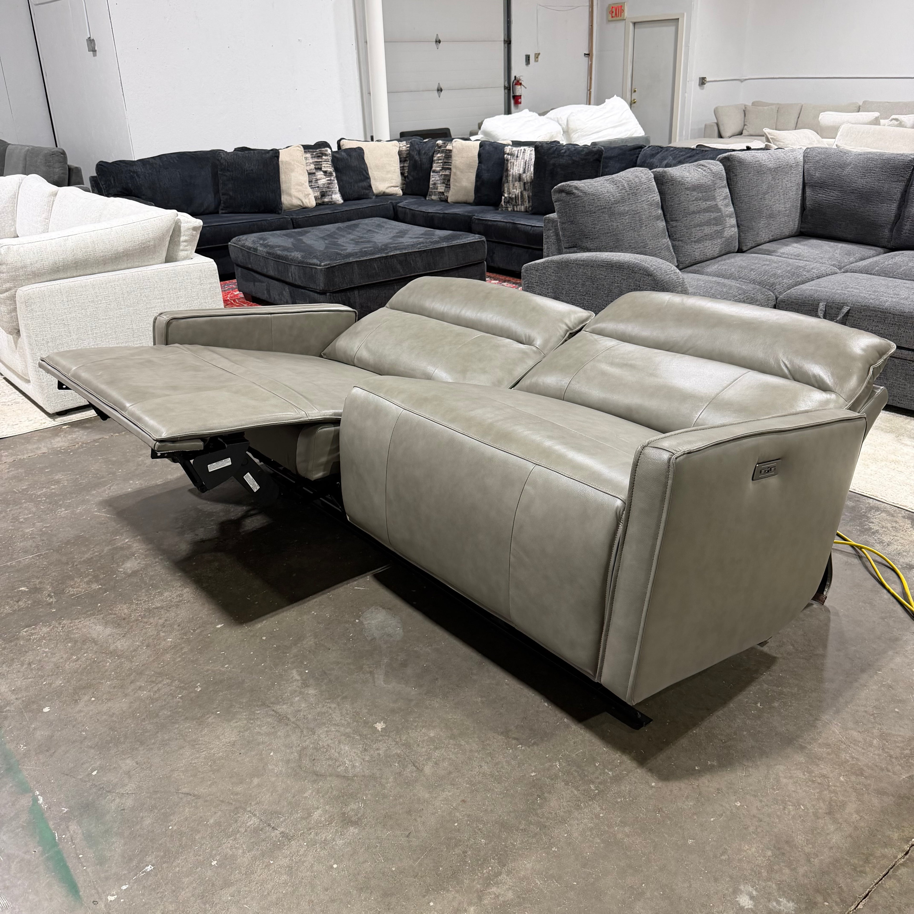 Henredon Keira Leather Zero-gravity Reclining Sofa